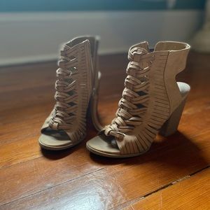 DOLCE VITA RARELY WORN and in great shape!